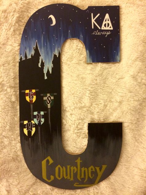 15 Sorority Crafts That You Must Do This Summer Big Crafts, Sorority Decorations, Bar Dance, Cooler Painting, Sorority Paddles, Sorority Canvas, Sorority Big Little, Big Little Gifts, Sigma Alpha