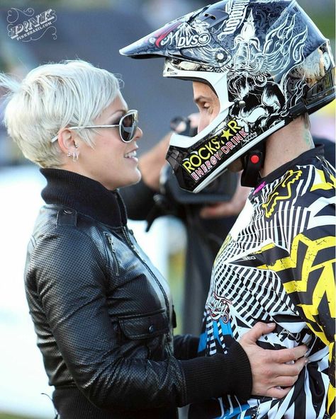 P!nk Hairstyles, Alicia Moore, Corey Hart, Carey Hart, Hairstyles Pixie, Alecia Beth Moore, Pink Singer, Photos People, Motocross Racing