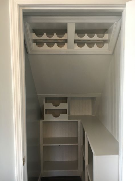 Stairs Library, Under Stairs Cupboard Storage, Gömda Rum, Under Stairs Space, Under Stairs Storage Ideas, Under Stairs Wine Cellar, Stairs Storage Ideas, Under Stairs Pantry, Room Under Stairs