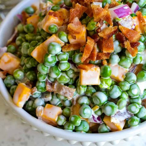 Creamy Pea Salad Recipe Sweet Peas Recipe, Creamy Pea Salad, Pea Salad With Bacon, Green Pea Salad, Best Baked Beans, Small Town Woman, Pea Salad Recipes, Creamy Peas, Peas Recipe