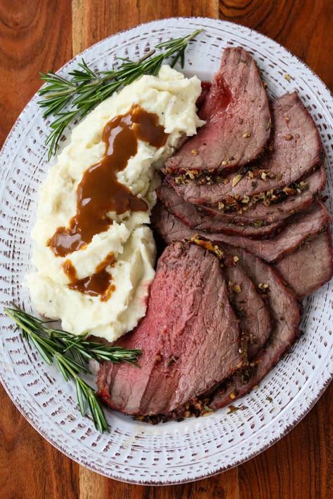 Traditional Roast Beef Dinner, Roast Beef Christmas Dinner, Garlic Studded Roast Beef, Garlic Butter Herb Roast Beef, Roast Beef Hash, Perfect Roast Beef, Hot Turkey Sandwiches, Boneless Pork Roast, Twice Baked Potatoes Casserole