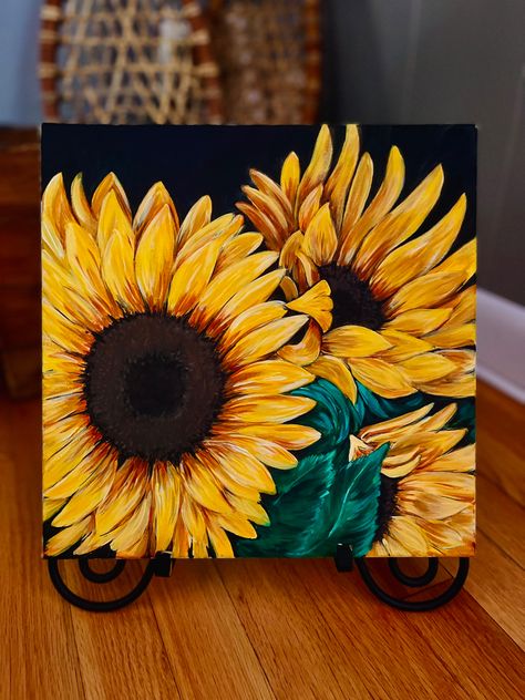 Sunflower Painting Oil Paint, Sunflower Painting Acrylic, Composition Painting, Sunflower Drawing, Flower Line Drawings, Sunflower Canvas, Pen Art Drawings, Zen Doodle Art, Cute Canvas Paintings