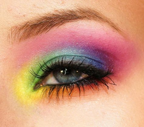 Arabic Eye Makeup, Rainbow Face Paint, Rainbow Eye Makeup, Makeup Tutorial Foundation, Cute Eyeshadow Looks, Make Up Tutorials, Rainbow Eyes, Pink Eye Makeup, Pride Makeup