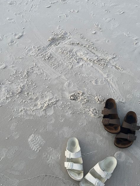 Birkenstock Beach, Beach Aesthetic, Insta Photo Ideas, Low Key, Birkenstock