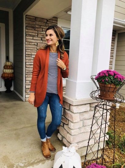 Fall Striped Shirt Outfit, Rust Shirt Outfit Fall, Red Buttoned Cardigan For Fall, Halloween Outfits For Work, Rust Shirt Outfit, Rust Sweater Outfit Fall, Fall Outfits With Cardigans, Outfits With Rust Colored Cardigan, Long Rust Cardigan Outfit