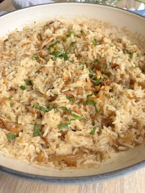 French Onion Rice Cava Rice Recipe, French Onion Rice, Onion Rice Recipe, Broccoli Recipes Side Dish, Onion Rice, Butter Beans Recipe, Rice Side Dish Recipes, Red Pesto, Creamy Mushroom Pasta