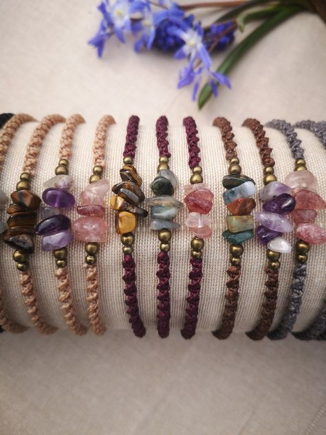 Macrame Crystal Bracelet, Cristal Bracelet, Ideas Pulseras, Fiber Art Jewelry, Hemp Jewelry, Mode Boho, Diy Bracelets Easy, Micro Macramé, Macrame Ideas