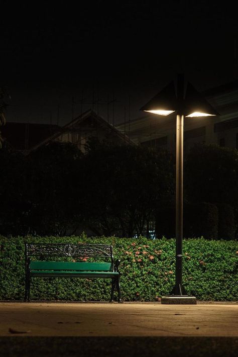 Under A Street Lamp, Wallpaper Lamp Video, Street Lamp Wallpaper, Street Lamp Aesthetic, Street Lamp At Night, Night Street Photo, Lamp Wallpaper, Street Bench, Lamp Photo