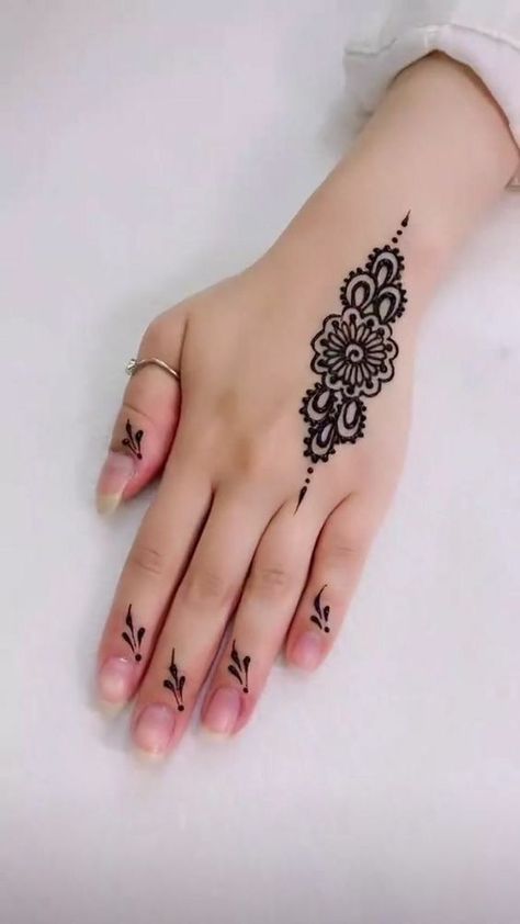 Mehndi Designs Unique Modern, Back Hand Arabic Mehndi Designs, Back Hand Bridal Mehndi Designs, Hand Arabic Mehndi Designs, Bridal Mehndi Designs Unique, Back Hand Arabic Mehndi, Back Hand Bridal Mehndi, Mehndi Designs Unique, Full Hand Mehndi Design