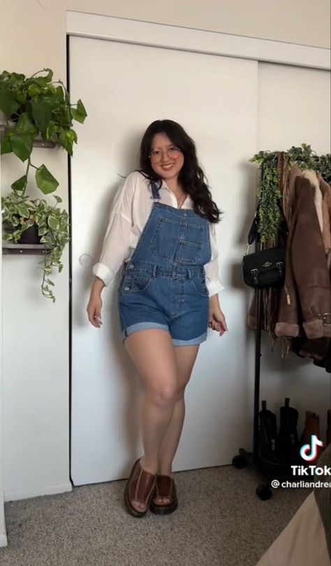 Plus Size Shortalls Outfit, Cute Outfits Plus Size Winter, Earthcore Outfits Plus Size, Plus Size Tank Top Outfit, Midsized Girls Outfits, Cute Outfits Chubby, Summer Outfits Chubby, Summer Outfits Cottagecore, Trendy Plus Size Outfits Summer