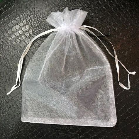 White Wedding Favors, Good Luck Necklace, Gift Wrapper, Paper Craft Diy Projects, Hair Ribbon, Bridal Shower Favors, Organza Bags, Paper Crafts Diy, Wedding Pictures