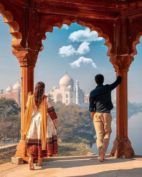 Couple Travel Photos, Travel Pose, Indian Wedding Couple Photography, Pre Wedding Photoshoot Outdoor, Pre Wedding Poses, Couple Picture Poses, Love Couple Photo, Photo Poses For Couples, Cute Love Pictures