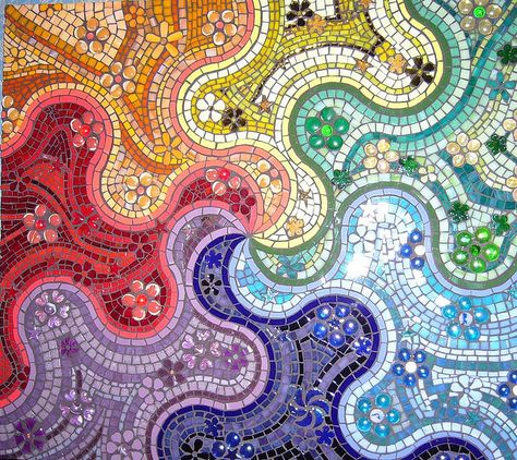 rainbow swirl mosaic by Natalie Warne http://www.flickr.com/photos/nataliewarne/sets/72157623784005682/with/2535274839/ http://www.pumphousecreations.co.uk/ #patterns #colors Free Mosaic Patterns, Rainbow Mosaic, Mosaic Stained, Mosaic Madness, زجاج ملون, Colors And Patterns, Mosaic Design, Antoni Gaudi, Rainbow Swirl