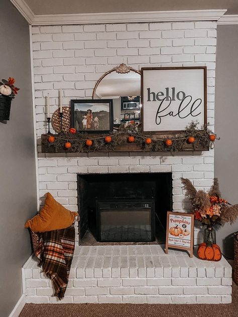 Chimney Decor, Fall Fireplace Decor, Fall Fireplace, Bachelorette Pad, Brown Fall, Farmhouse Fall Decor, Different Holidays, Fall Halloween Decor, Farmhouse Fall