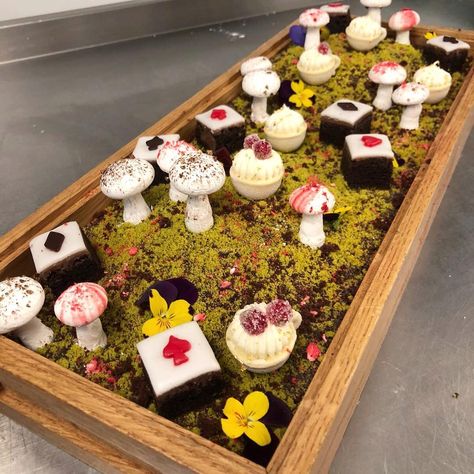 the-recipe’s Instagram post: “How wonderful are these Alice in Wonderland themed dessert canapés? ♥️🐇♠️ . . . #yummy #party #theme #dessert #canapes #alice #wonderland…” Petit Fours Alice In Wonderland, Alice In Wonderland Baking Ideas, Alice In Wonderland Pastries, Alice In Wonderland High Tea, Alice In Wonderland Charcuterie Board, Alice In Wonderland Dinner Party, Alice In Wonderland Desserts, Alice In Wonderland Themed Food, Alice In Wonderland Food Ideas