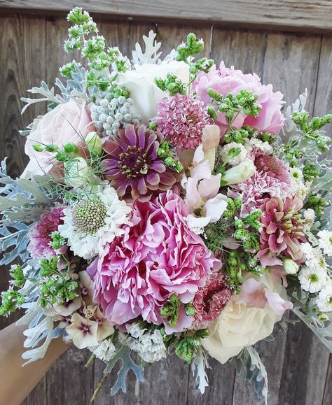 Flower Bucay, Bouquet Garden, Growing Cut Flowers, Cut Flower Farm, Rosemary Plant, Tiny White Flowers, Backyard Flowers, Flower Cart, Flower Farmer