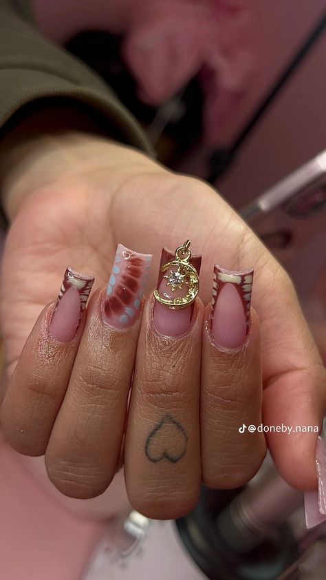 I Love Me Nails Aesthetic, Very Detailed Nails, Old French Tip Nails, Junk Short Nails, Sliver Nails Black Women, Cowboy Nail Art, Short Nails Square Acrylic, Med Length Nails, Cheetah Print Nails Short