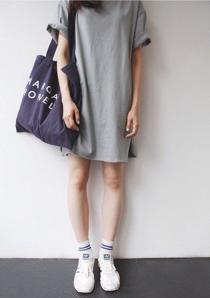 normcore adidas superstar Vintage Hipster, Hoodie Outfit, Vestido Casual, 가을 패션, Mode Inspiration, Elie Saab, Long Shirt, Jil Sander, Outfits Casuales