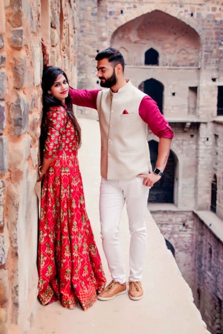 125 Pre Wedding Photoshoot Ideas To Bookmark! - Wedbook Preshoot Wedding Photo Shoot, Outdoor Photography Couple, Pre Wedding Shoot Ideas Photo Poses Outdoor, Outdoor Wedding Shoot Ideas, Photo Shoot Poses For Couples, Pre Wedding Poses Indian, Pre Wedding Clothes Idea, Romantic Couple Pic, Pre Wedding Photoshoot Ideas