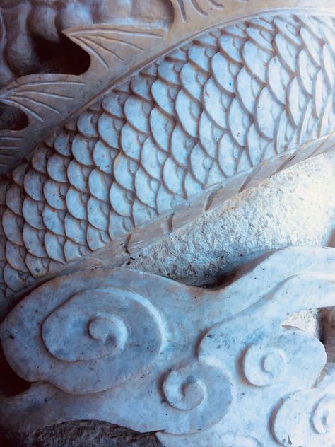 These are scales of a dragon that’s wrapped around a pillar at a chinese monastery. I somehow find these scales pattern to be so satisfying to look at. White Scales Aesthetic, Asian Dragon Aesthetic, Eastern Dragon Aesthetic, Chinese Mythology Aesthetic, Chinese Characters Aesthetic, Sea Dragon Aesthetic, Dragon Core Aesthetic, Dragon Scales Aesthetic, Ice Dragon Aesthetic