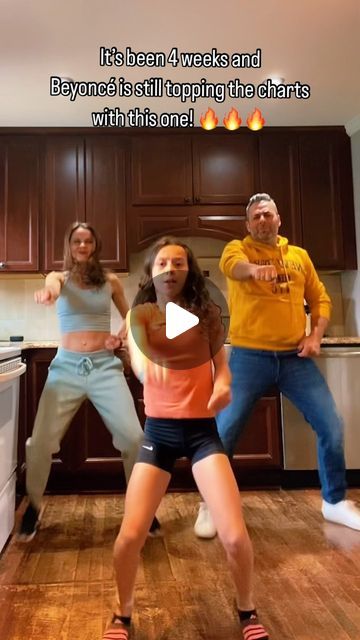 Funny Dance Videos, Dance Video Song, Singing Talent, Beyonce Family, Fun Dances, Beyonce Songs, Dance Workout Routine, Funny Dance Moves, Funny Dancing Gif