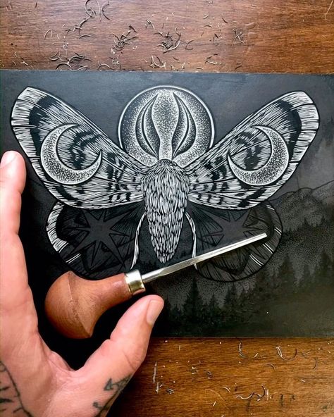 Jason Limberg on Instagram: “Creating a night sky moth linocut. 🌙 • Thought I would share a process video of this moth piece so far. What was meant to be a simple…” Linocut Moth, Moth Linocut, Linocut Inspiration, Woodcut Printmaking, Entomology Art, Sublimacion Ideas, Have A Magical Day, Lino Cuts, Moth Print