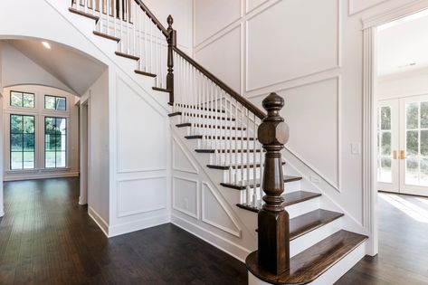 Beautiful square stair detail with statement dark wood posts!
Photo Credits: Nate Friend Photos
#interiordesign #stairs #detail #newbuild #houseinthewoods #house #foyer #entry Foyers With Staircases, Dark Wood Staircase, White Foyer, Wood Staircase, Newel Posts, Wood Post, Wood Stairs, Engineered Wood Floors, House In The Woods