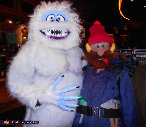 Abominable Snowman and Yukon Cornelius - 2012 Halloween Costume Contest Bumble Costume, Abominable Snowman Costume, Christmas Character Costumes, Yukon Cornelius, Christmas Parade Floats, Snowman Costume, Costumes For Couples, Halloween Tricks, Happy Haunting