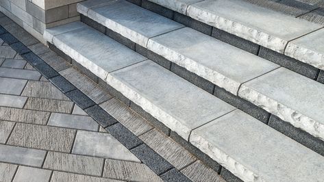 LEDGESTONE™ Coping | Unilock Chicago Contemporary Entrance, Front Walkway Landscaping, Front Porch Stone, Patio Stairs, Front Door Steps, Front Porch Steps, Front Stairs, Patio Pavers Design, Patio Steps