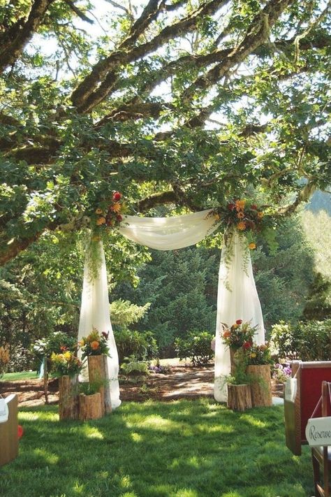 Backyard Wedding Ceremony, Aisle Decorations, Wedding Alters, Yard Wedding, Wedding Aisle Decorations, Future Wedding Plans, Outdoor Wedding Decorations, Wildflower Wedding, Beautiful Backyards