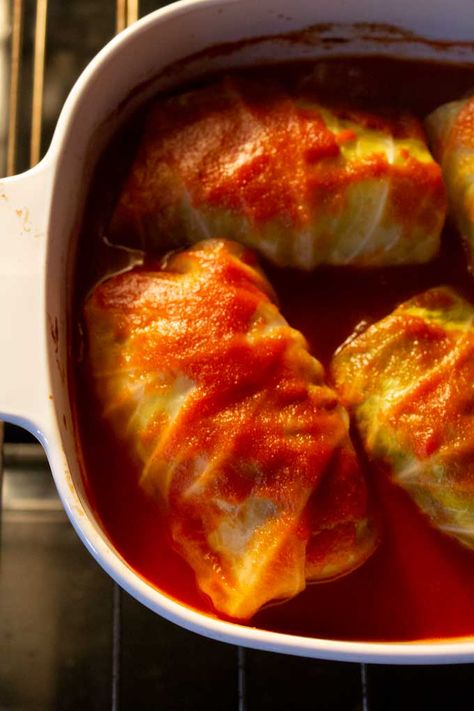 Stuffed Cabbage Rolls, Cabbage Rolls Recipe, Diner Recept, Stuffed Cabbage, Cabbage Rolls, Cabbage Recipes, Beef Dishes, Tomato Soup, Meat Dishes