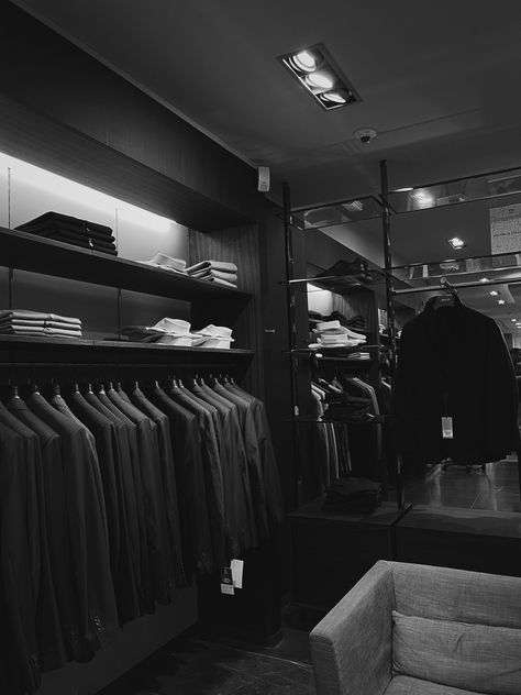 Dark Minimalist Outfit, Dark Minimalist Bedroom, Black Closet, Apartment Checklist, Dark House, Men Closet, Dark Outfits, Room Goals, Walk In Wardrobe