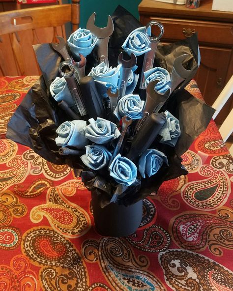 Tie Bouquet For Men, Guy Bouquet Gift, Valentines Gift For Boyfriend Car Guy, Car Guy Valentines Gifts, Car Gift Ideas For Boyfriend, Car Guy Gift Ideas, Bouquet Of Flowers With Hat For Men, Bf Graduation Gift, Guy Bouquet