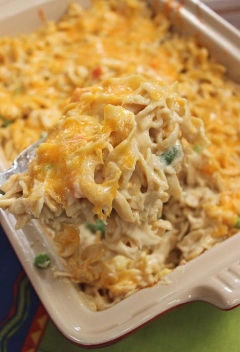 Loaded with veggies, creamy noodles and melty cheese, this Chicken Noodle Bake is sure to please everyone at dinner time! #comfortfoodrecipes #cheesy #casserolerecipes #noodlecasserole #comfortingfood #dinnertime #familymeal Chicken Noodle Bake, Baked Dinner Recipes, Baked Dinner, Cooking Dishes, Noodle Casserole, Cheese Casserole, Yummy Casseroles, Mouthwatering Recipes, Easy Casserole Recipes