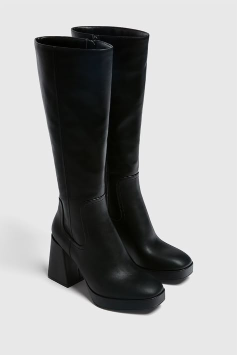 Knee-high heeled boots Black Block Heel Boots, Boot Pulls, Spring Boots, Black Block Heels, Leather Heeled Boots, Dad Shoes, Shoe Inspo, Stylish Boots, Pull & Bear