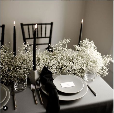 Black Candle Wedding, White Wedding Table Centerpieces, Gothic Wedding Decorations, Mario Wedding, Black Wedding Decorations, Christmas Dining Table Decor, Minimalist Wedding Decor, Christmas Dining Table, Wedding Numbers