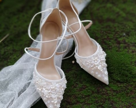 White Lace Shoes, Ivory Heels Wedding, Colorful Wedding Shoes, Heels Wedding Shoes, White Bridal Shoes, Wedding Shoes Vintage, Ivory Bridal Shoes, French Embroidery, Wedding High Heels