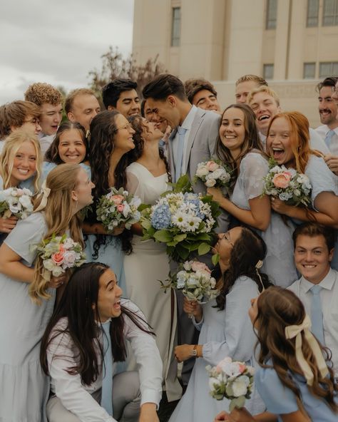 Key to having fun bridal party photos? Have fun friends 🤷🏽‍♀️ #weddingphotography #wedding #weddings #weddingphotographer #weddingphotos #weddingphoto #utahweddingphotographer #utahweddingphotographers #utahweddingphotography #utahweddingvendor #utahweddings #photographers #photographer Uneven Wedding Party, Fun Bridal Party Photos, Wedding Party Poses, Wedding Party Photography, Bridesmaid Funny, Utah Wedding Photography, Bridesmaids Photos, Wedding Pic, Fun Friends