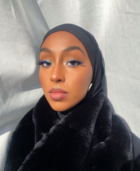 Minimal Makeup Look, Makeup For Black Skin, Beautiful Muslim Women, Model Face, Dark Skin Makeup, Blair Waldorf, Monica Bellucci, Hazel Eyes, Girl Swag