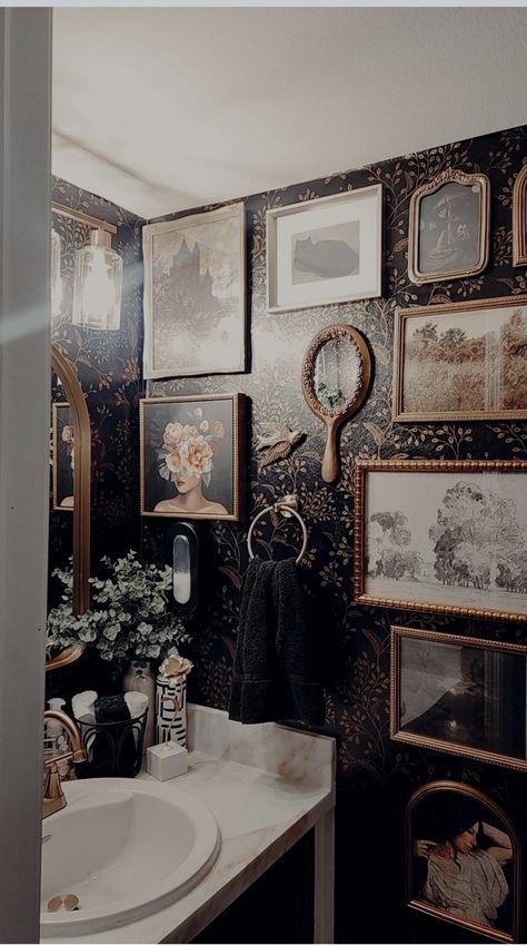 Gothic Bathroom Ideas, Moody Bathroom, Gothic Bathroom, Dark Home Decor, Goth Home, Dark Home, Ideas Hogar, Apartment Decor Inspiration, Gothic House