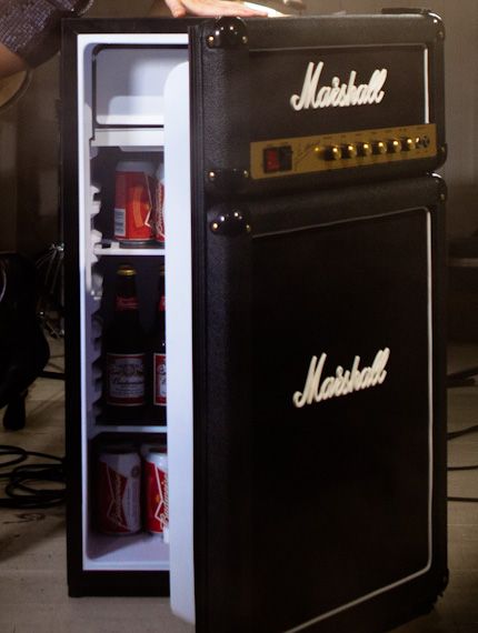 Studio Music Design, Home Music Rooms, Marshall Amps, Guitar Room, Music Studio Room, Home Recording Studio, Music Room Decor, Audio Room, Mini Fridges