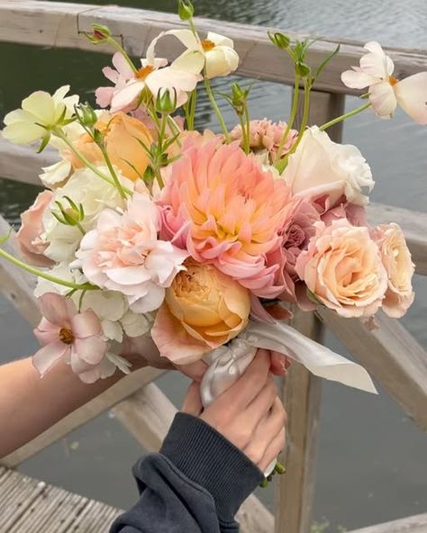 Beatrice Forrester - Wedding & Event Flowers on Instagram: "The moment my heart tipped into Autumn 🏹🏹🏹
Dreamy candlelight and peachy tones for S&J 🤎

August is peak time, and this year our busiest month, if you’re sitting on an enquiry with us for August 2025 now is your time to hit send before we fill up!✌🏼💌

#autumnwedding #summerwedding #2024bride #2025bridetobe #copperclub #destinationwedding #destinationflorist #floraldesign #weddingflowers #weddingflorist #seasonalflowers #britishflowers #bloom #londonflorist #hertfordshireflorist #stalbans" Honeysuckle Bouquet, British Flowers, St Albans, Event Flowers, Seasonal Flowers, Wedding Florist, Wedding Event, Sweet Pea, Fall Wedding