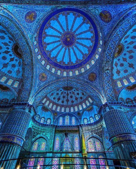 Blue Mosque Turkey, Wazir Khan Mosque, Sultan Ahmed Mosque, Blue Mosque Istanbul, Islamic Life, Architecture Blueprints, Mosque Art, Cute Couple Halloween Costumes, Mosque Architecture