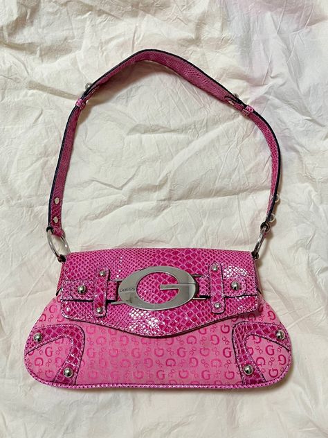 pink guess bag shoulder bag vintage Y2k Fashion Aesthetic, Y2k Bags, Guess Shoulder Bag, Guess Vintage, Shoulder Bag Pink, Guess Bag, Guess Purses, Pink Y2k, 2000s Fashion Outfits