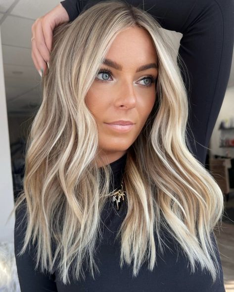 Lovely Latte Blonde Hair Color Scheme Fall Blonde Hair Color Balayage Ash, Hair Color Fall Blonde, Contrast Blonde Hair, Low Maintenance Blonde Hair Straight, Medium Length Fall Blonde, Blonde Hair Color Ideas Money Piece, Blond With Root Smudge, Blonde Hair Lived In, Fall Blonde Hair Ideas