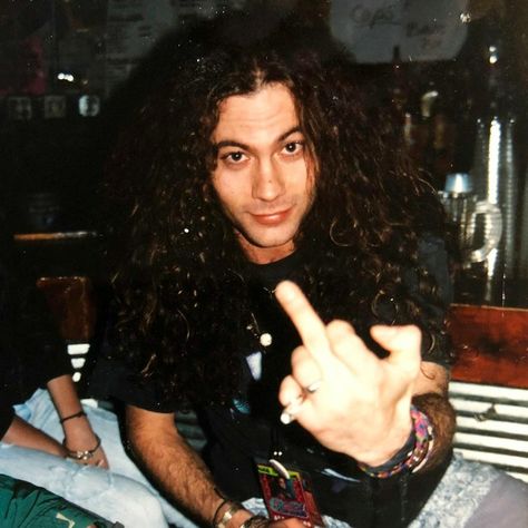 Mike Starr...from the 4080 Club in Charlotte, NC. Circa November 20, 1992.. 📷repost from @unadulteratedmetal Mike Inez, Mike Starr, Mad Season, Jerry Cantrell, Layne Staley, Grunge Guys, Grunge Band, Friends Hair, Tommy Lee