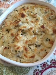 Chive Potatoes, Scalloped Potatoes With Cream, Sour Cream Potatoes, Chives Recipe, Homemade Sour Cream, Crock Pot Potatoes, Scalloped Potato Recipes, Creamed Potatoes, Sour Cream And Onion