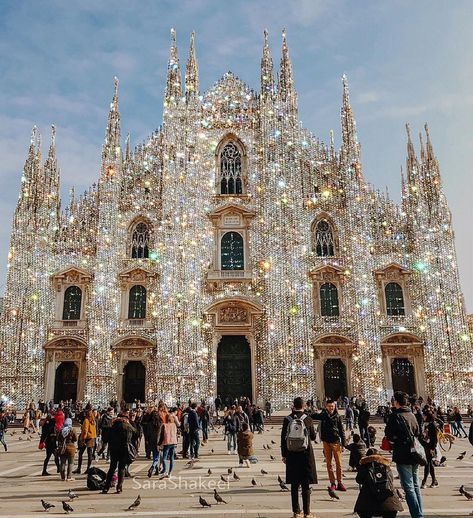 with an obsessive love for crystals, collage artist sara shakeel has gained near half a million followers transforming photos into beautiful shiny artworks. Duomo Italy, Sara Shakeel, Arte Glitter, Glitter Aesthetic, Milan Cathedral, Glitter Photography, L Wallpaper, Boujee Aesthetic, Glitter Art