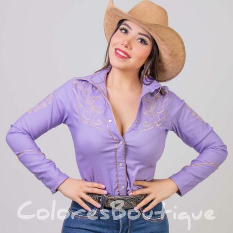 Mexican Quinceanera Dresses, Western Show Shirts, Western Blouse, Queen Shirt, Silver Embroidery, Rodeo Shirts, Rodeo Queen, Rodeo Outfits, Western Women