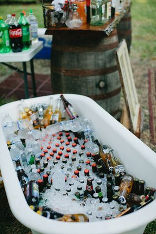 Beer Bar Wedding, Beer Bath, Toms Wedding Shoes, Beer Ideas, Antique Style Wedding, Outdoor Cooler, Drink Bar, Arch Decoration Wedding, All Beer